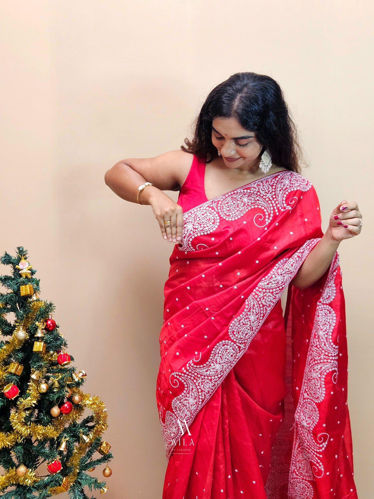 Semi Tusser white carry Embroidery Saree