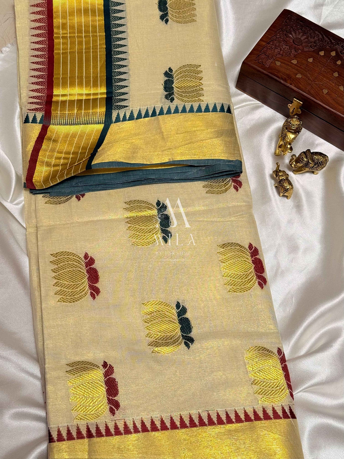 Lotus Set Saree