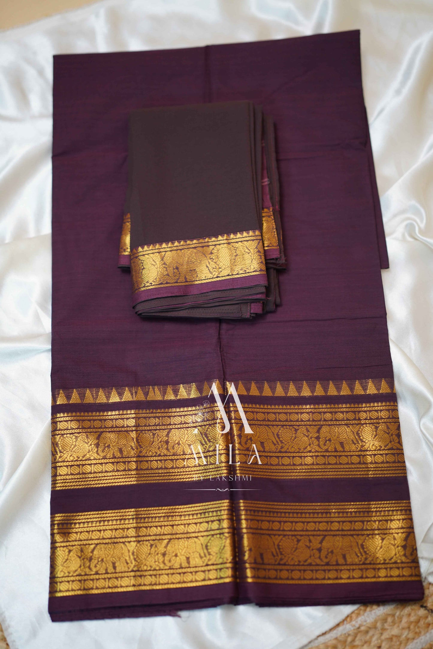 Aadhya Kanchi Cotton Dawani